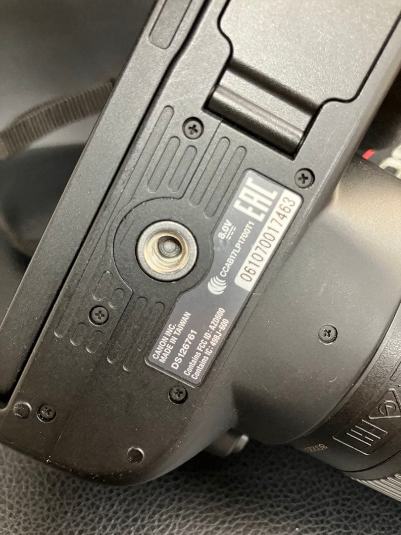 サト 様CANON EOS Kiss X10 レンズキット　一眼レフカメラ