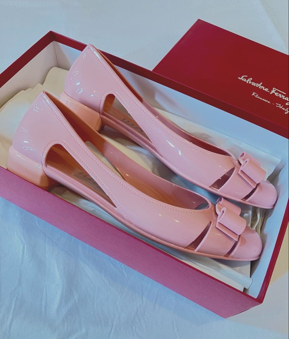 サルヴァトーレフェラガモ ♡レインシューズ♡ピンク♡38ヴァラ