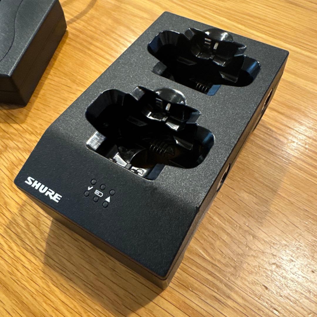 SHURE SBC200 2ベイ充電器