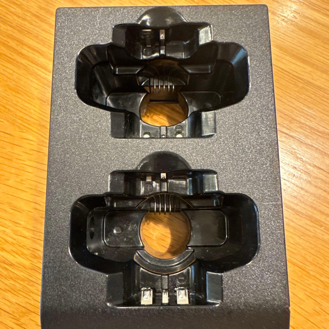 SHURE SBC200 2ベイ充電器