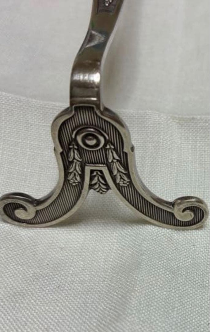 クリストフル 、レリーフが美しいLuis 16世スタイルのナイフレスト6本箱付き