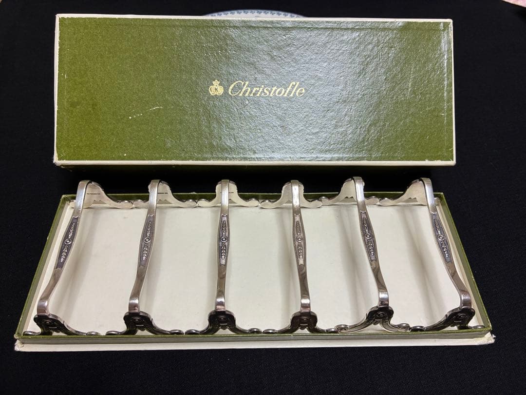 クリストフル 、レリーフが美しいLuis 16世スタイルのナイフレスト6本箱付き