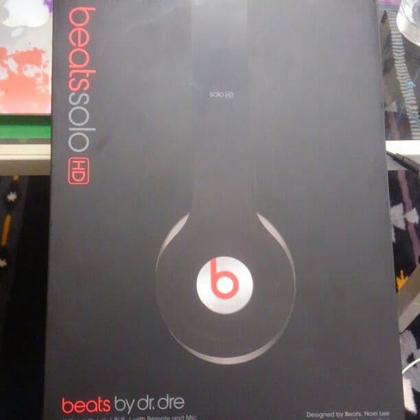 ヘッドホン beats Solo HD