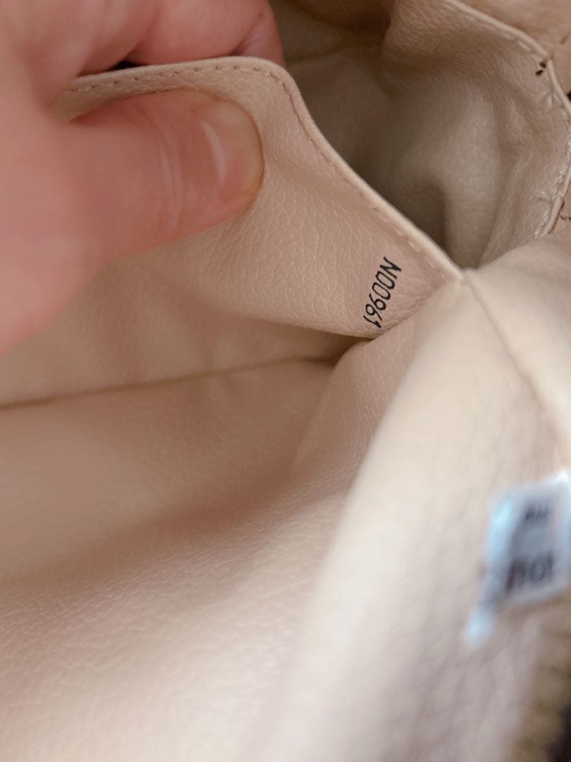 ルイヴィトン　トゥルーストワレ