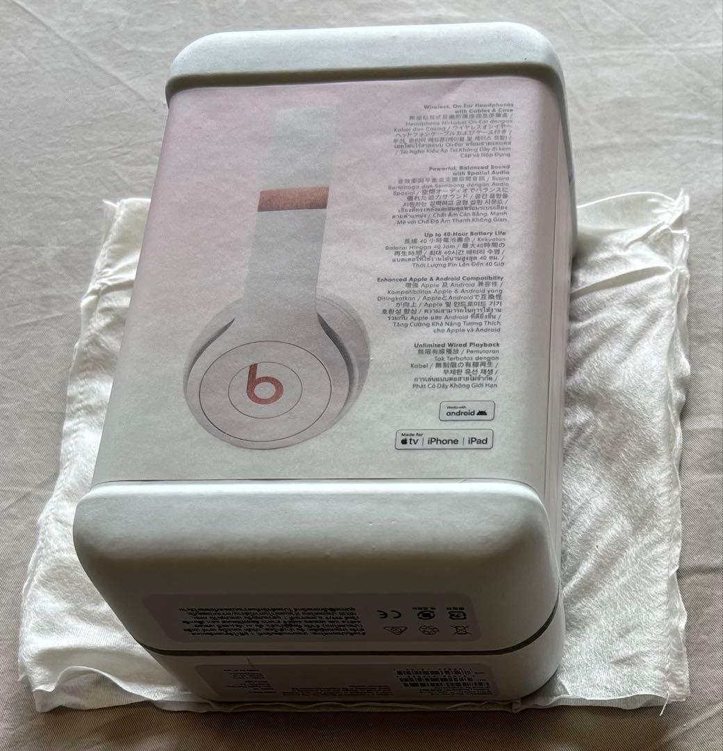 Beats Solo 4 ワイヤレスオンイヤーヘッドフォン、クラウドピンク