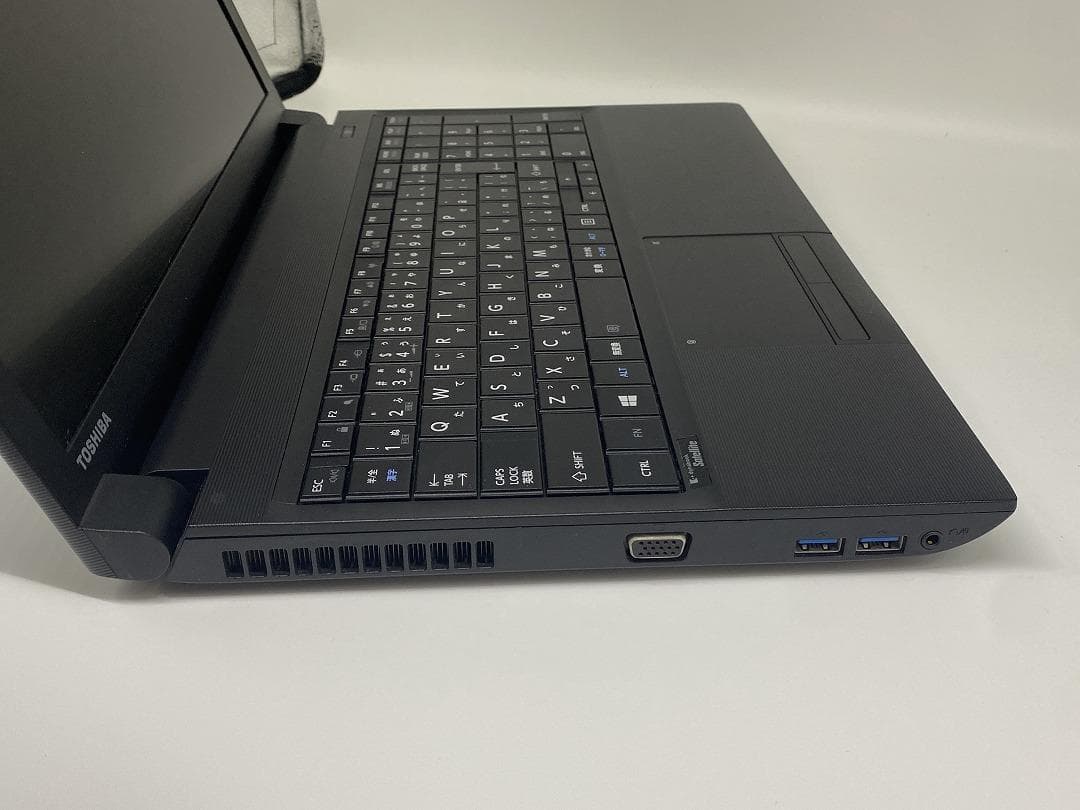 クロ　　【東芝】ノートパソコン B4