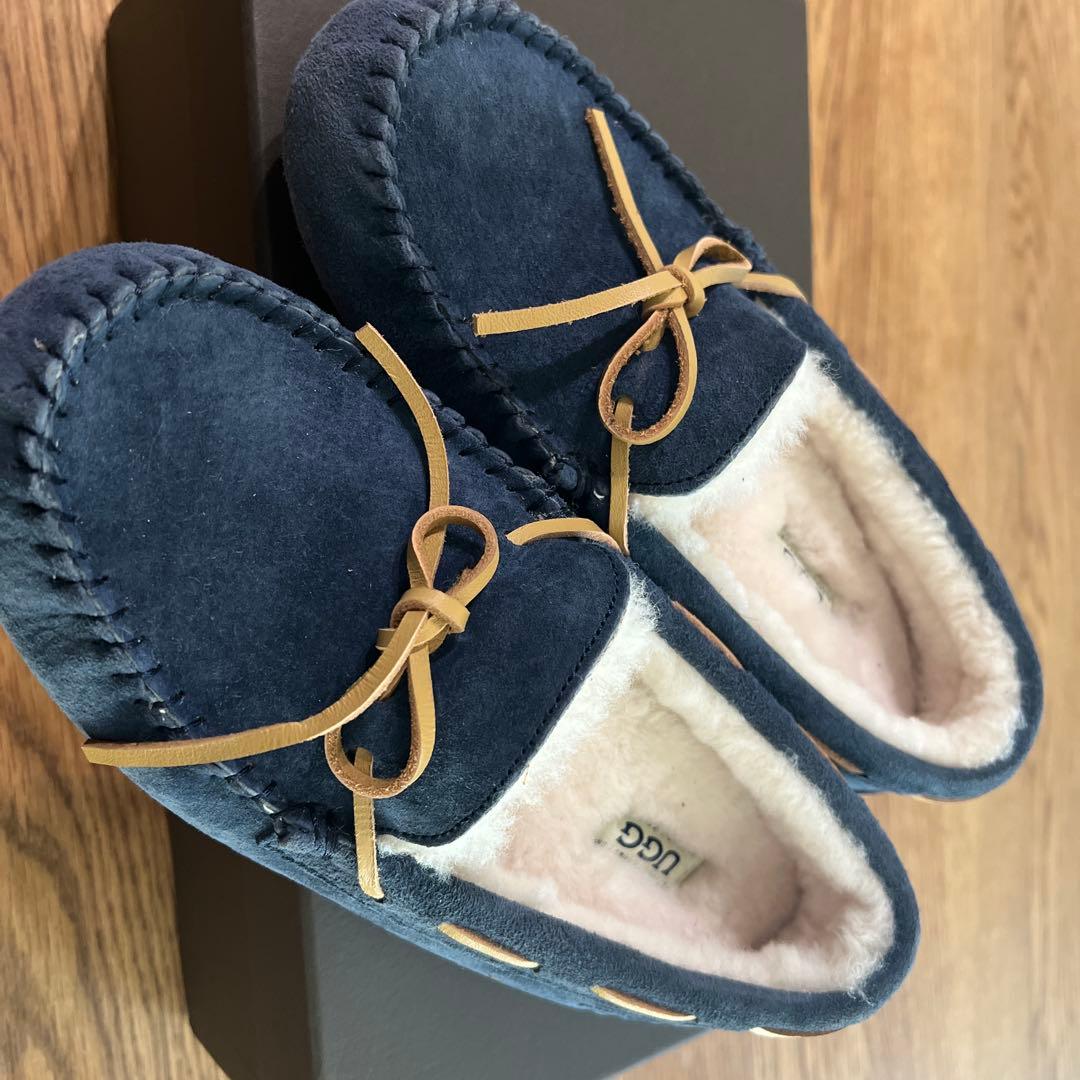 UGG ネイビー スエード モカシン