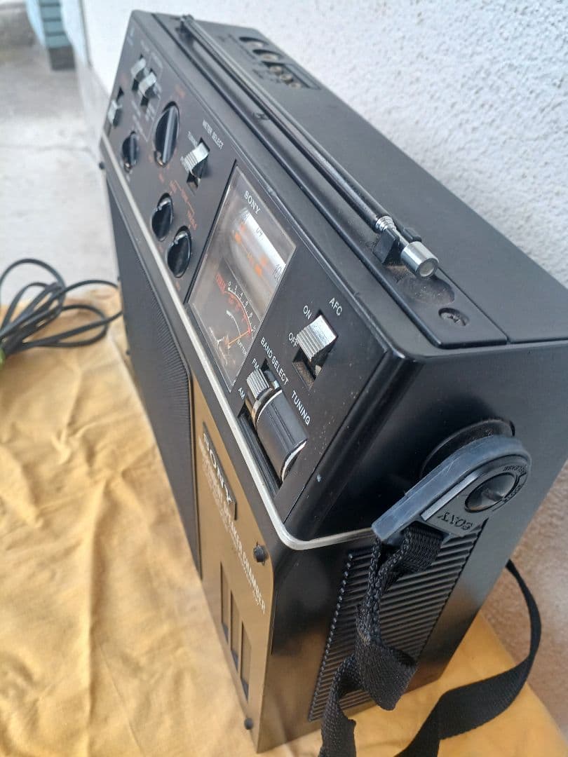 専用　ソニーICF 9090 ギター&ラジオ　昭和レトロ　電源コード付属