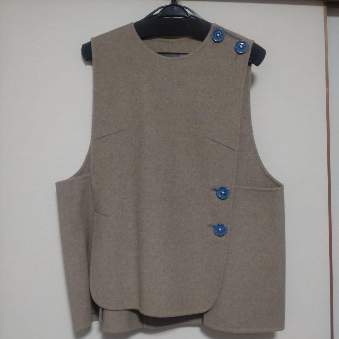 エンフォルド　ベージュノースリーブベスト
