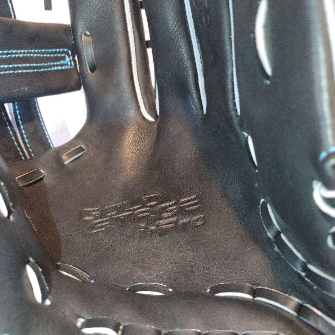 ASICS　ゴールドステージ　硬式　外野　ブラック×ブルーステッチ 湯もみ