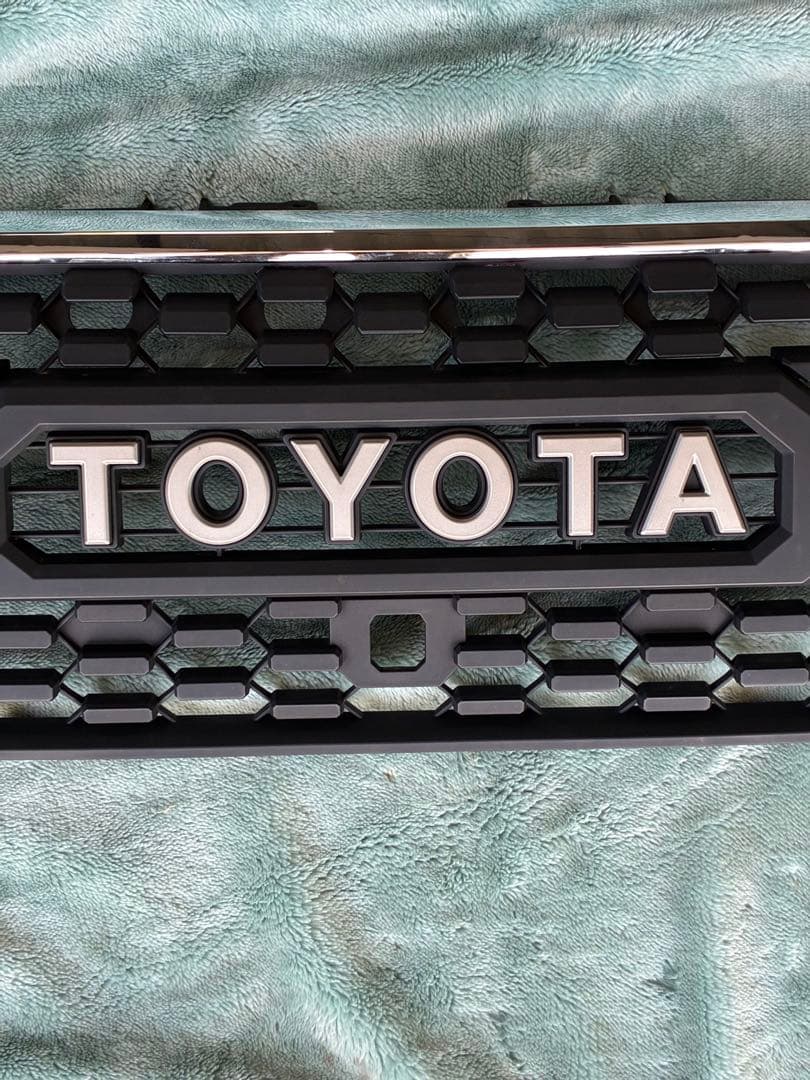 TRJ150 プラド　社外　TOYOTA フロント　グリル