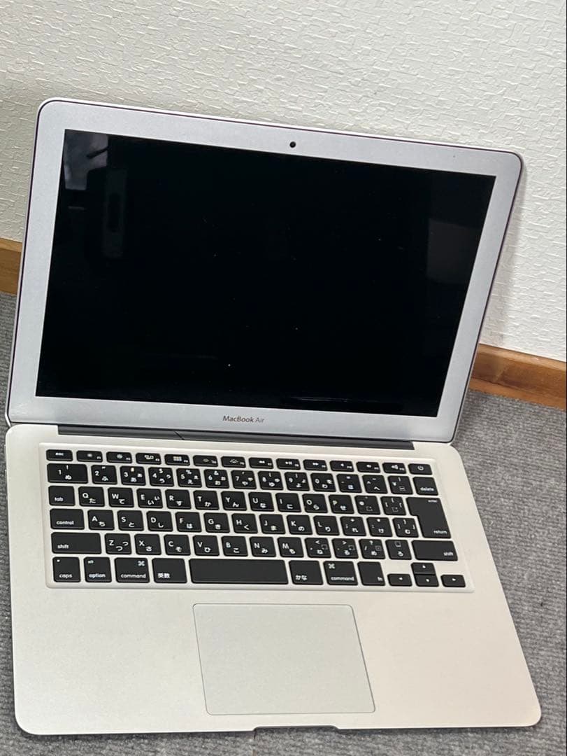 MacBook Air 13インチ　ステッカー付き　ジャンク品