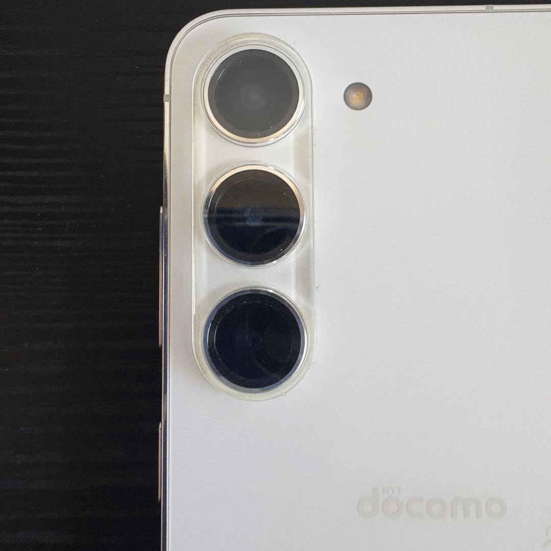 Samsung GALAXY S23 （ドコモSC-51D）クリーム　※オマケ付