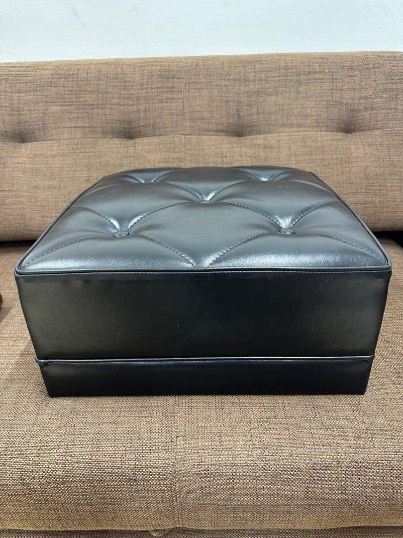 ④ 【美品】カリモク60 オットマン ブラック　レザー②