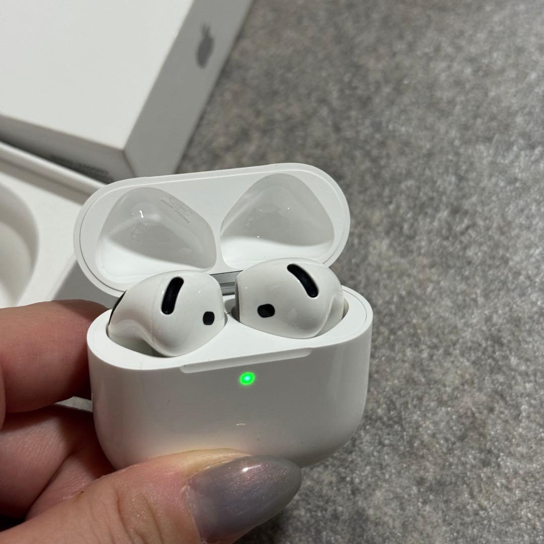 美品 AirPods 4 本体 アクティブノイズキャンセリング ①