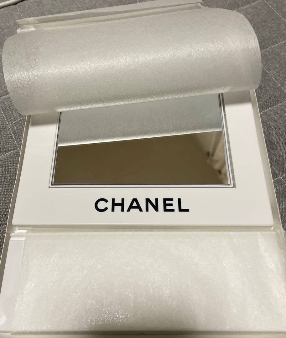未使用　CHANEL シャネル ノベルティ 回転式 卓上スタンドミラー　鏡