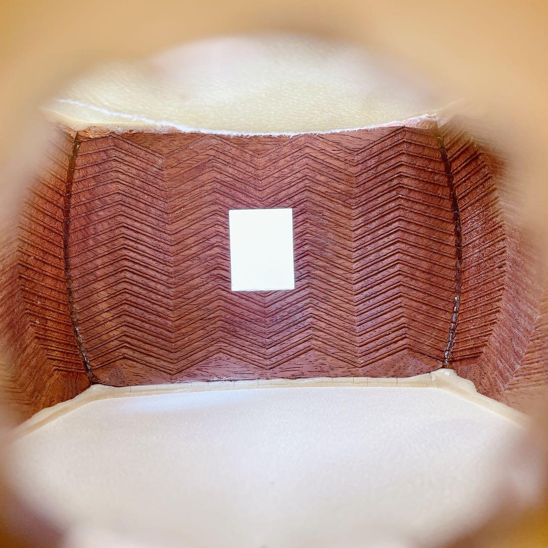 津軽三味線 高級 金ホゾ 二枚溝 鼈甲 太棹 綾杉彫 トチ 紅木