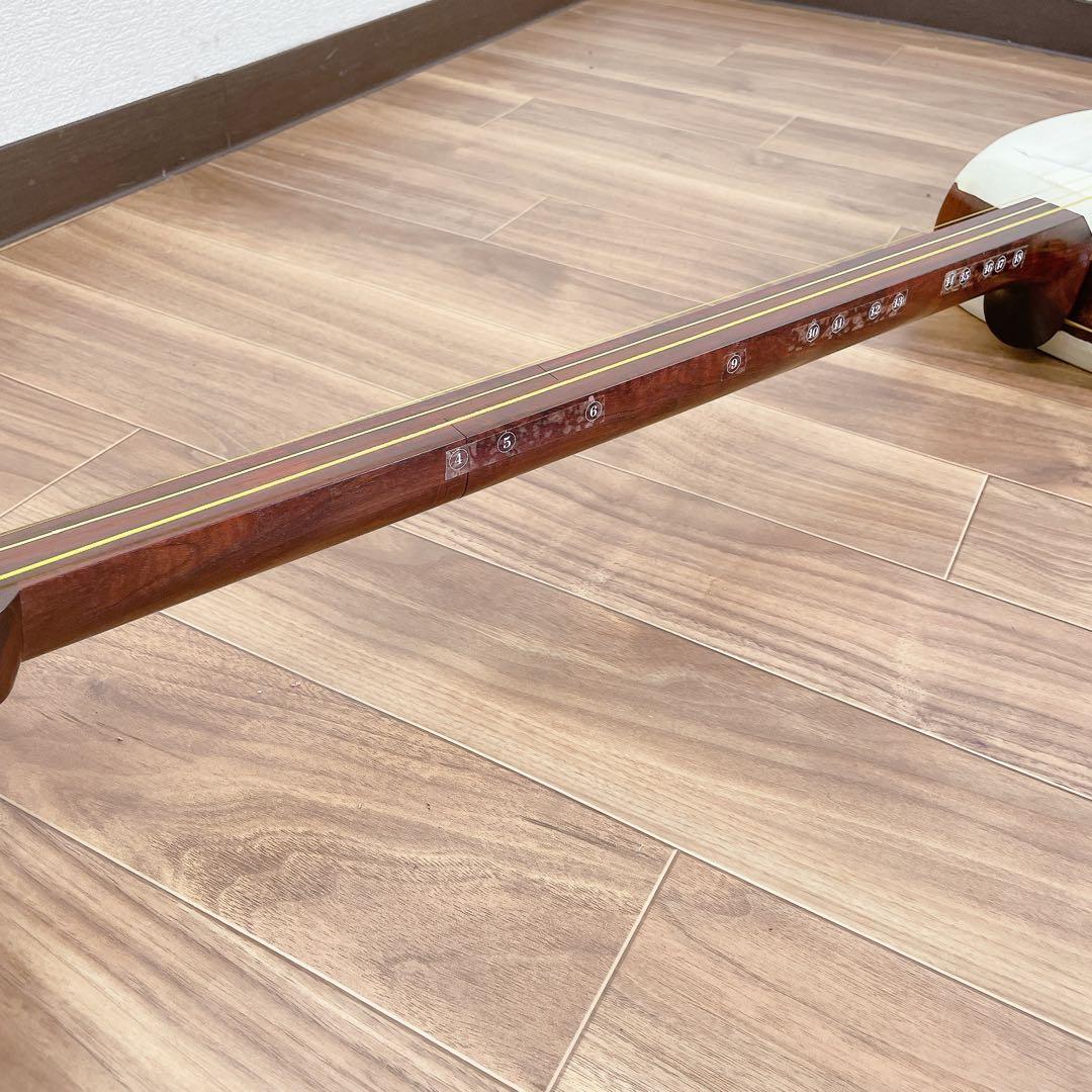 津軽三味線 高級 金ホゾ 二枚溝 鼈甲 太棹 綾杉彫 トチ 紅木