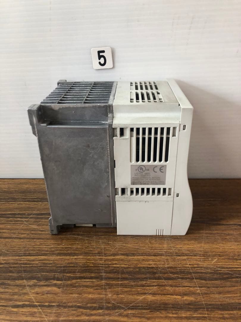 MITSUBISHI 三菱電機 FR-S520E-1.5K インバータ