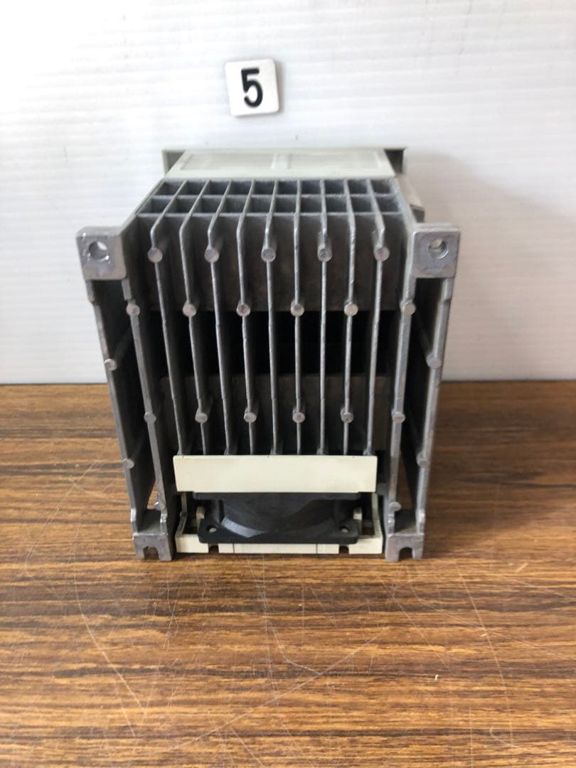 MITSUBISHI 三菱電機 FR-S520E-1.5K インバータ