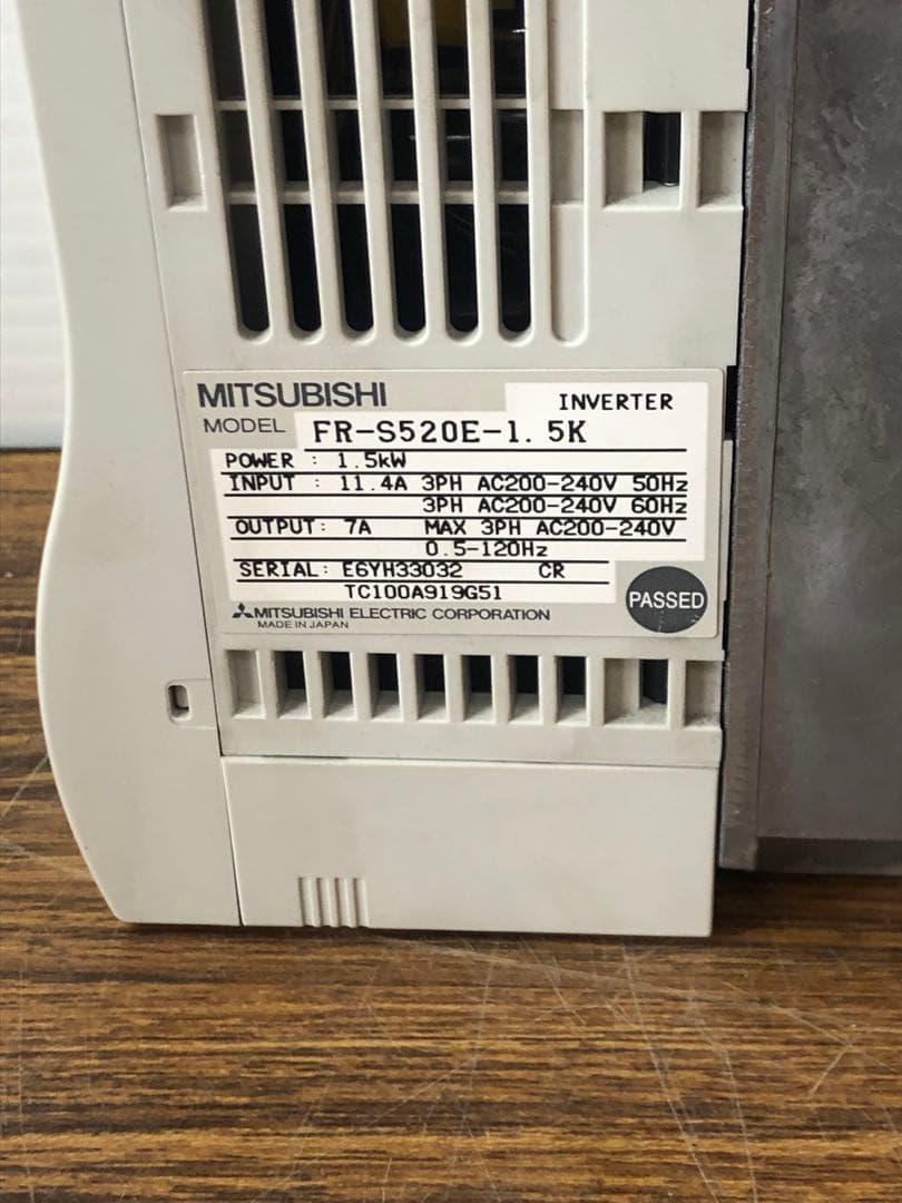 MITSUBISHI 三菱電機 FR-S520E-1.5K インバータ