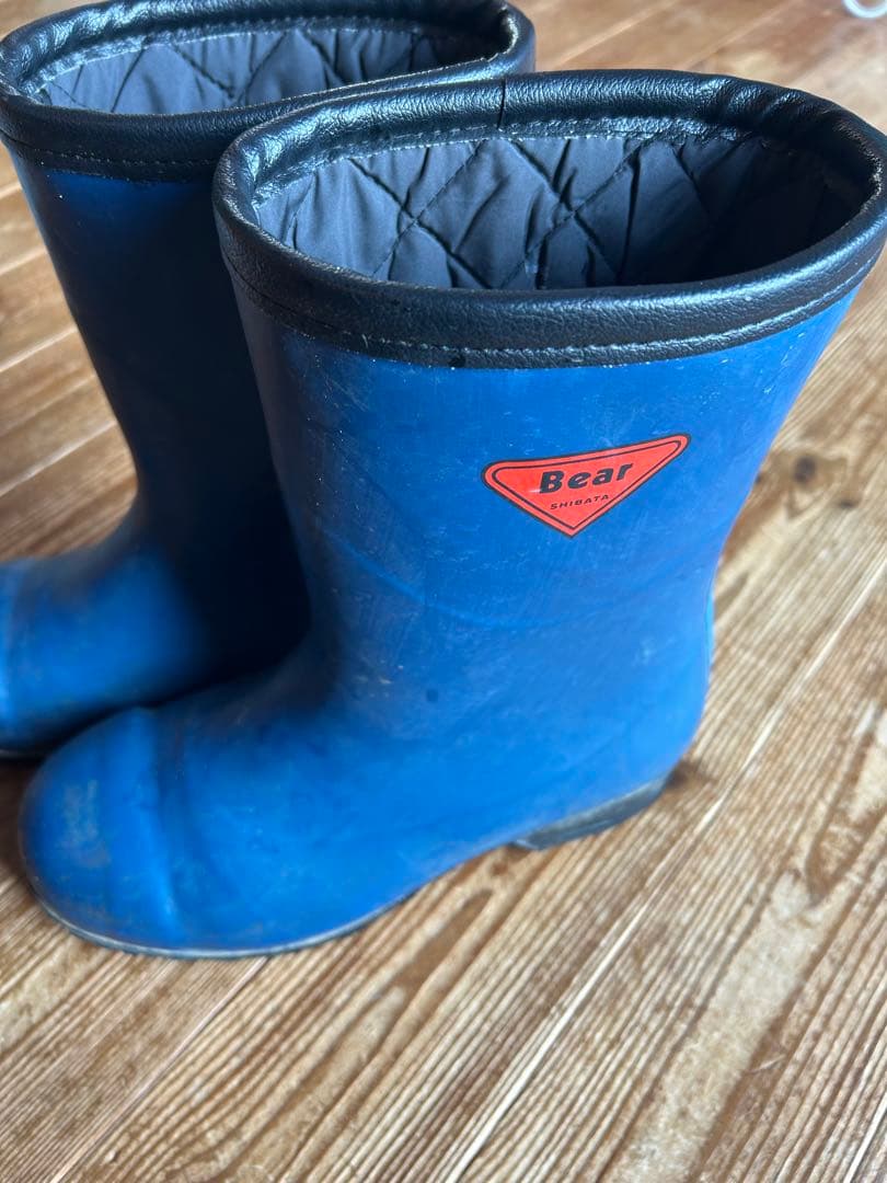 防寒安全長靴　セーフティベアー　シバタ工業