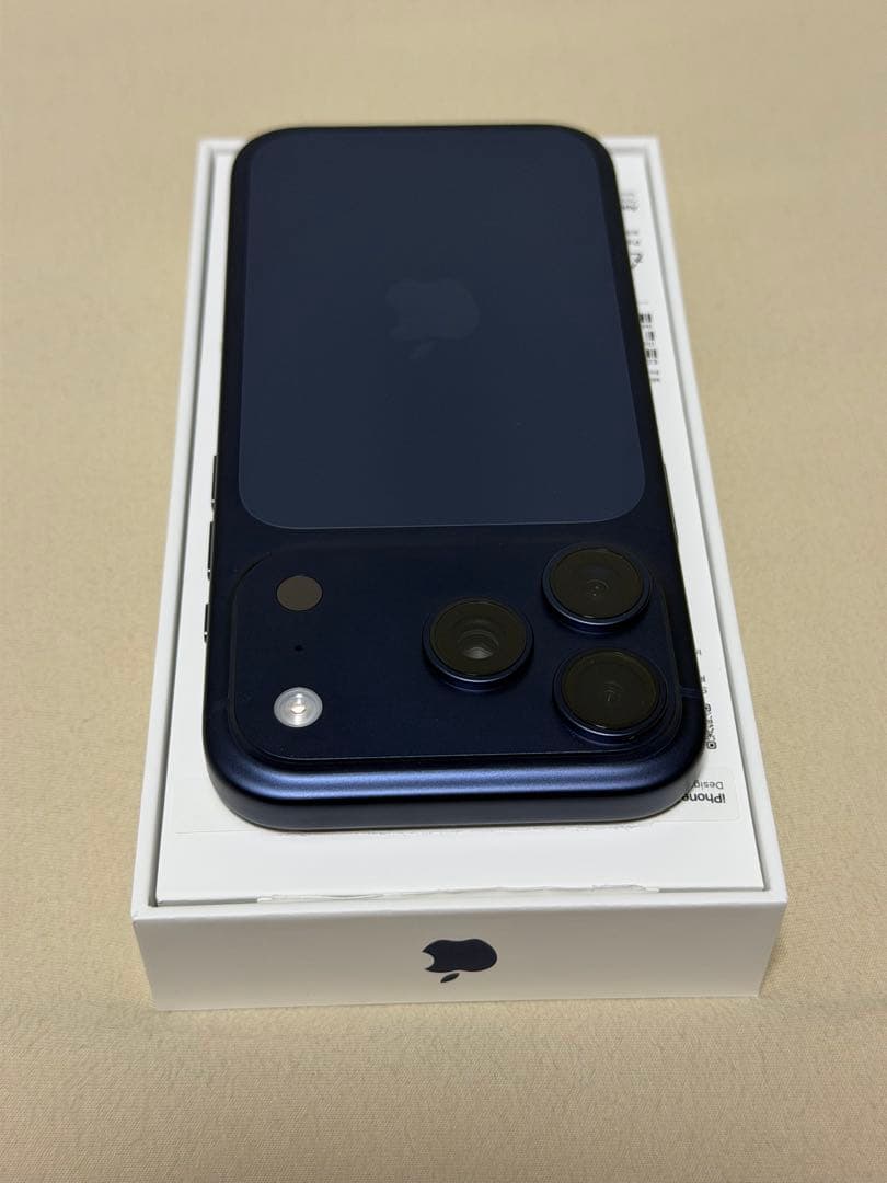 [美品]香港版iPhone 17 Pro 1TB物理SIM対応 純正ケース付け