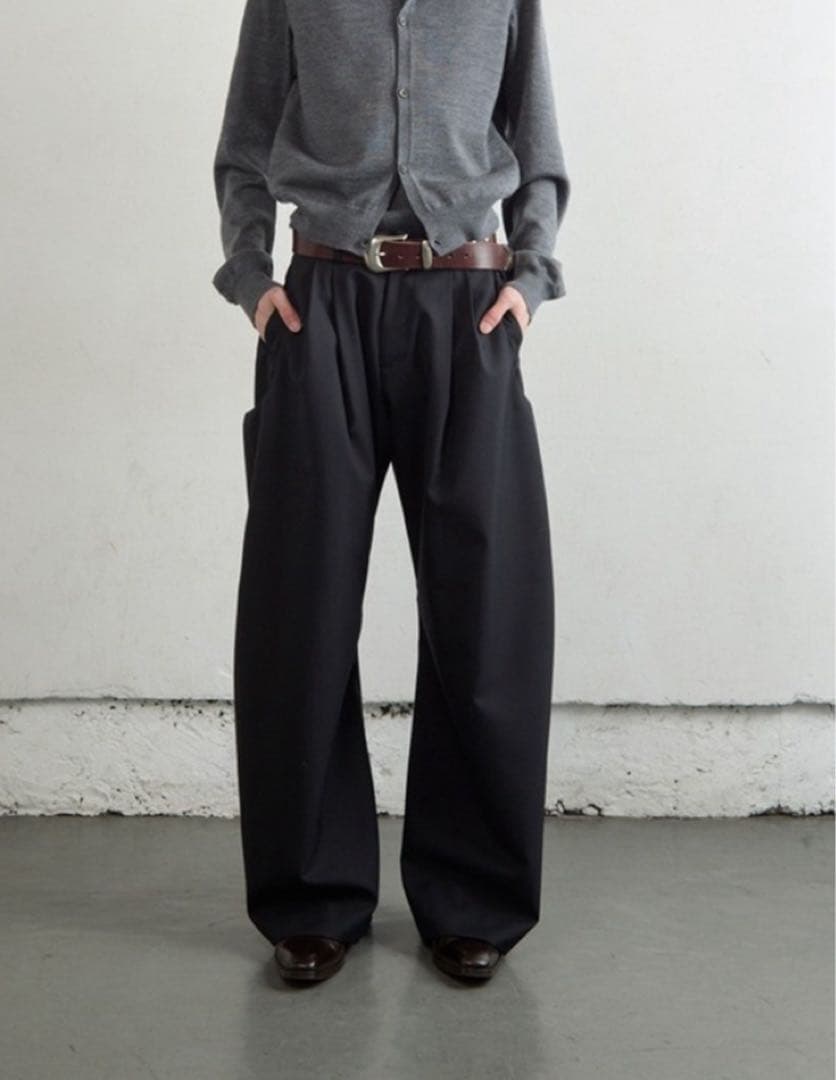 パンツ nvrfrgt CURVED LEG TROUSERS