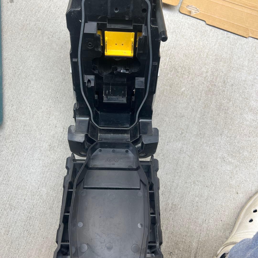 マキタ 充電式ラジオ MR106