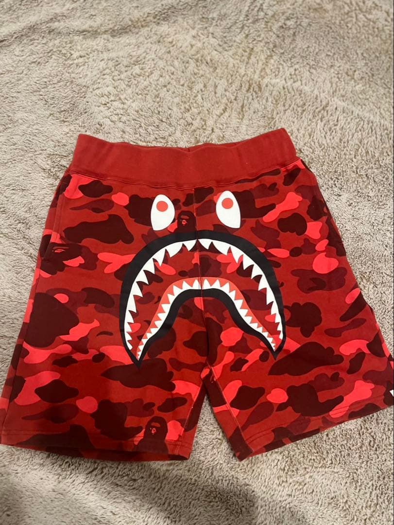 A Bathing Ape レッドカモフラージュショートパンツ