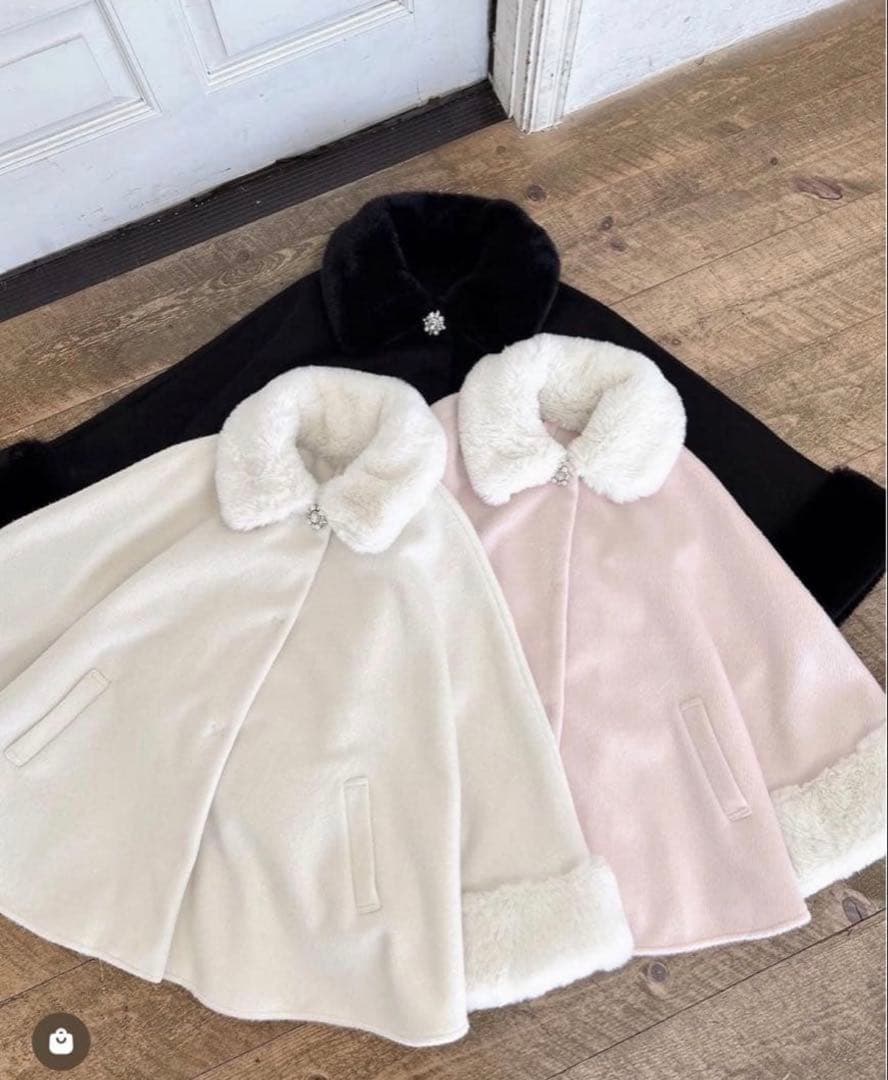 完売品 evelyn ビジューポンチョコート ピンク