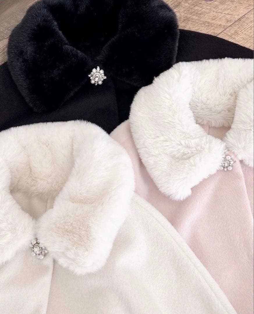 完売品 evelyn ビジューポンチョコート ピンク