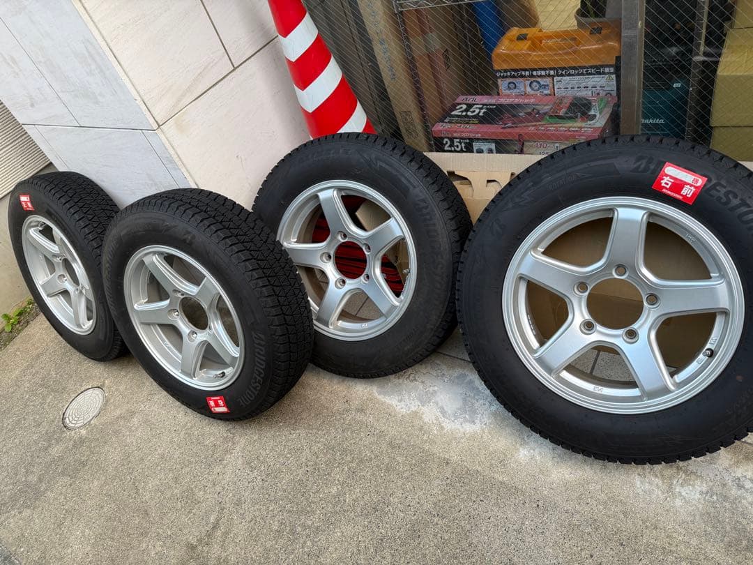 ジムニー・ブリヂストンDM-V3 175/80R16 スタッドレスタイヤホイール