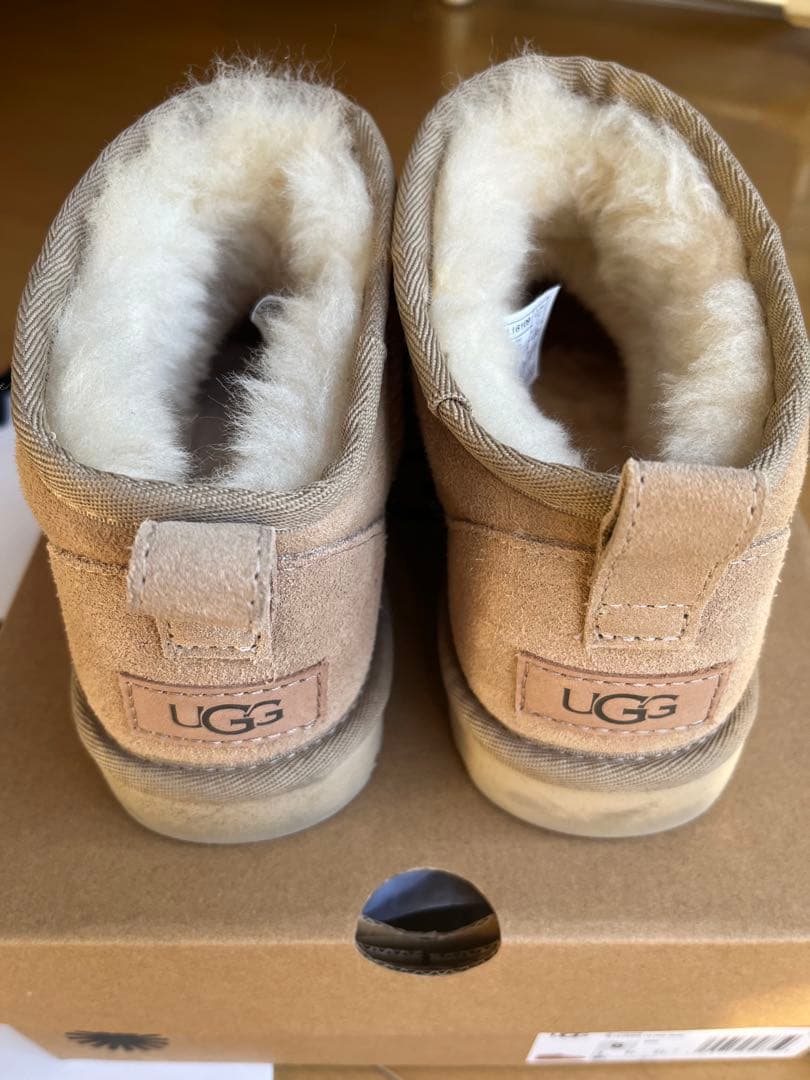 UGG アグ　クラシック ウルトラ ミニ