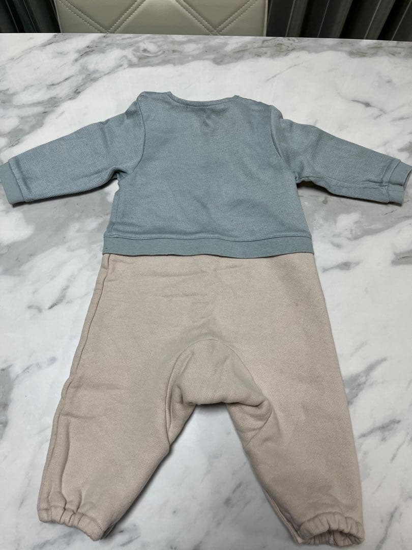 【ファミリア】水色とベージュのロンパース