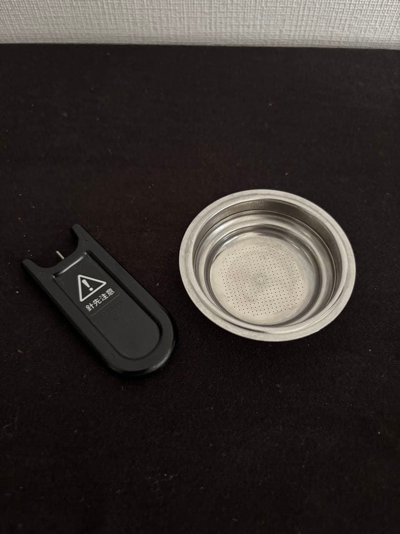 【アナ】付属品一部未使用・ボトムレスフィルター+オマケ付】デロンギデディカ