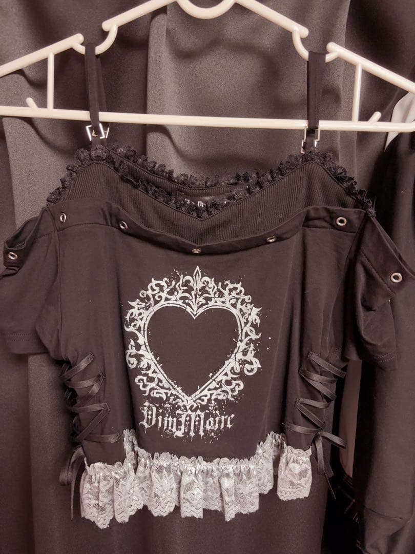 Dimmoire キャミオフショルT black