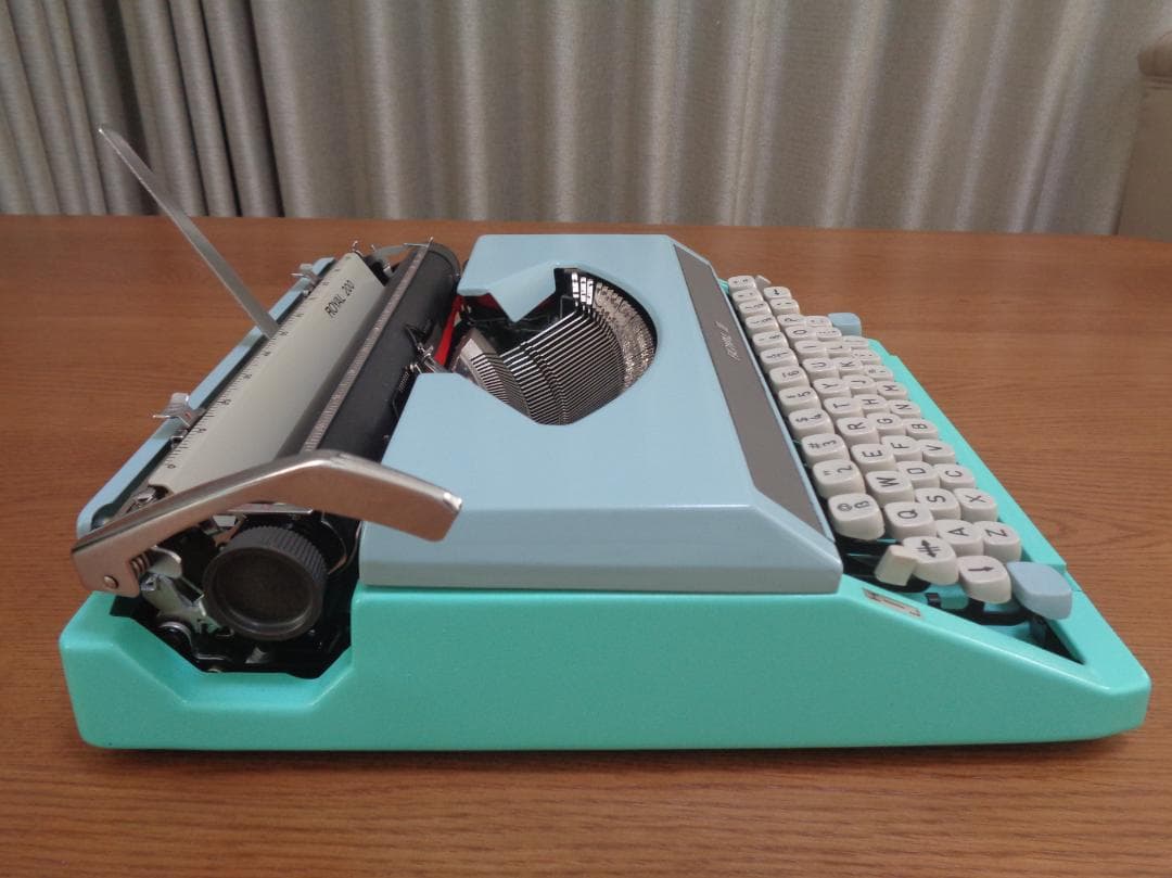 完動品　 200　ロイヤルタイプライター　パステルカラー