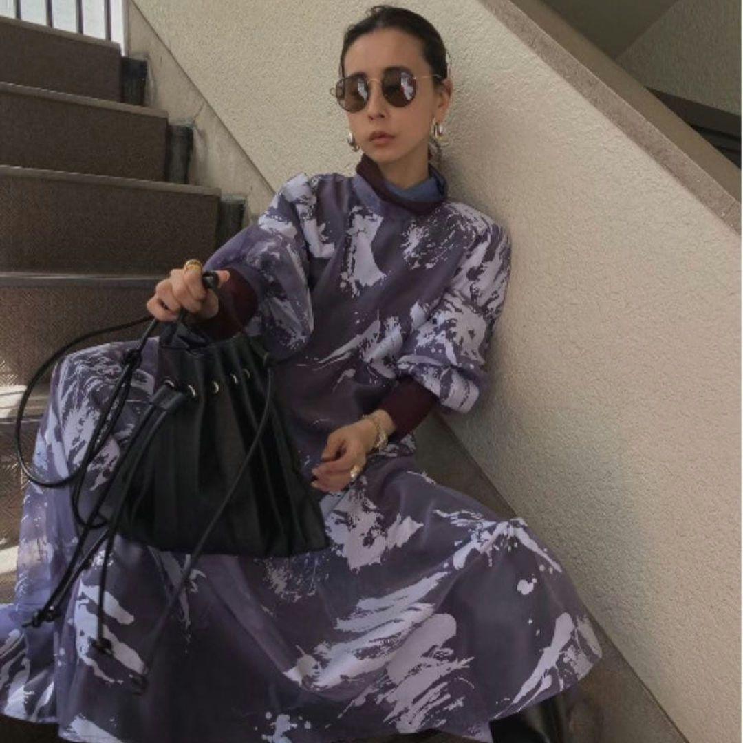 Ameri　RUBBER PAINT ART SHEER DRESS