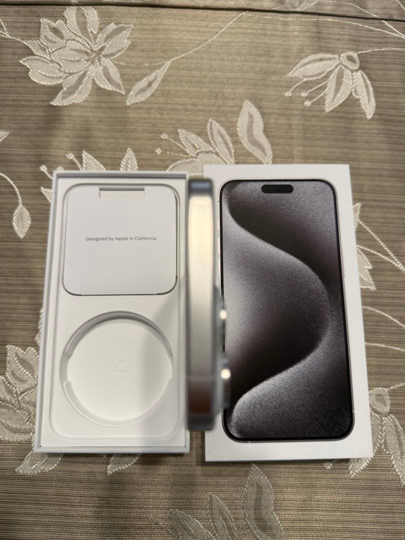 スマートフォン本体 Apple iPhone 15 Pro Max - Titanium