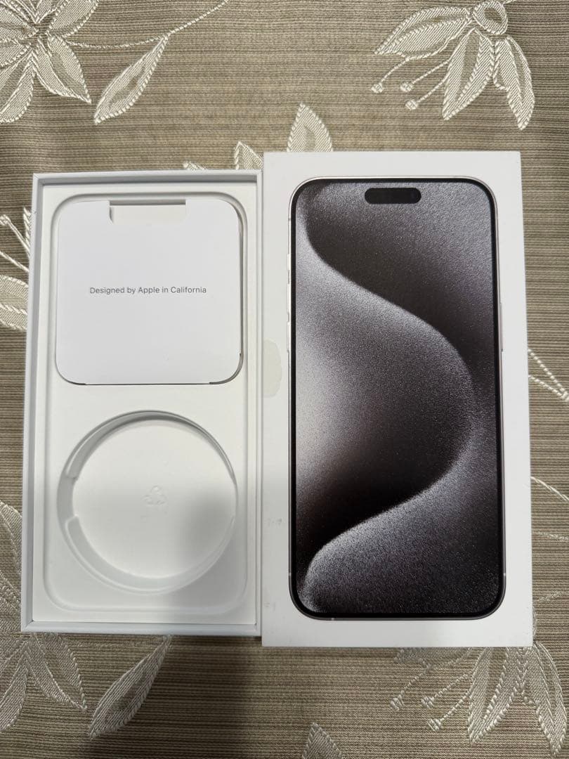 スマートフォン本体 Apple iPhone 15 Pro Max - Titanium