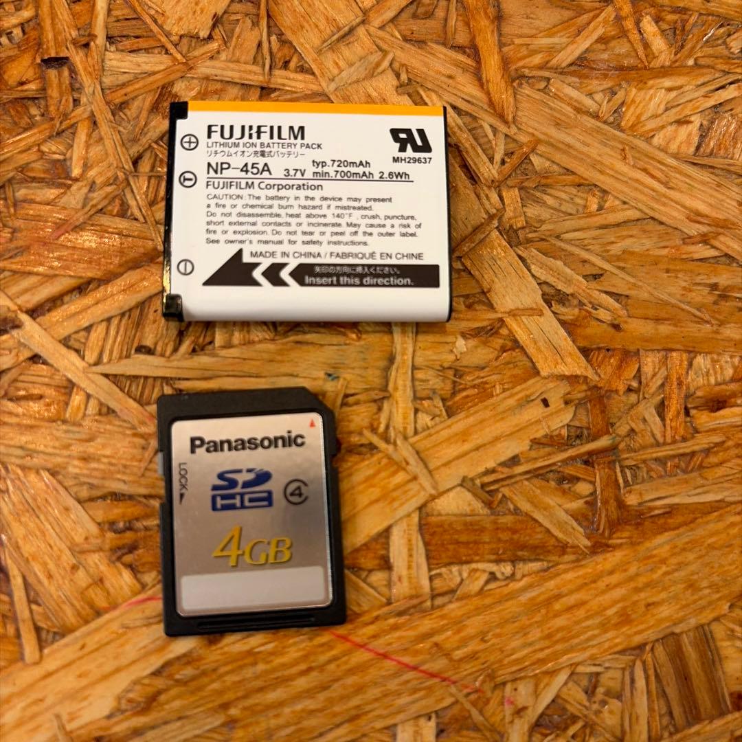 FUJIFILM 12.2メガピクセル デジタルカメラ