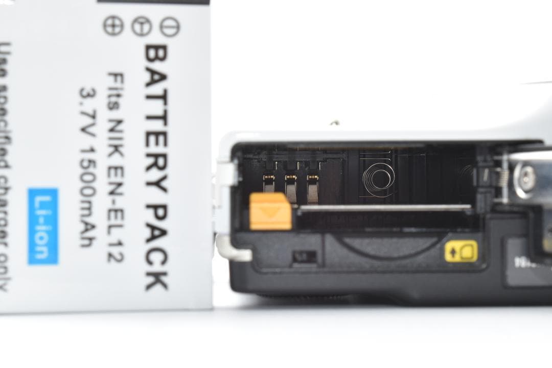 ニコン Nikon COOLPIX S8200 ホワイト