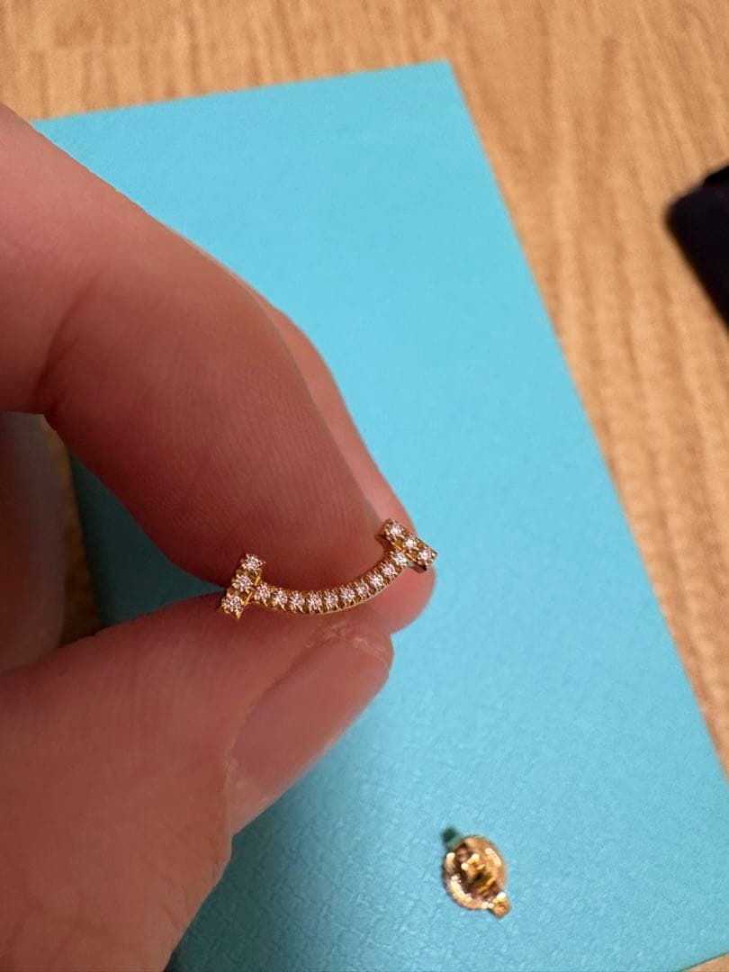 Tiffany Tスマイルピアス　片耳　ダイヤ　イエローゴールド