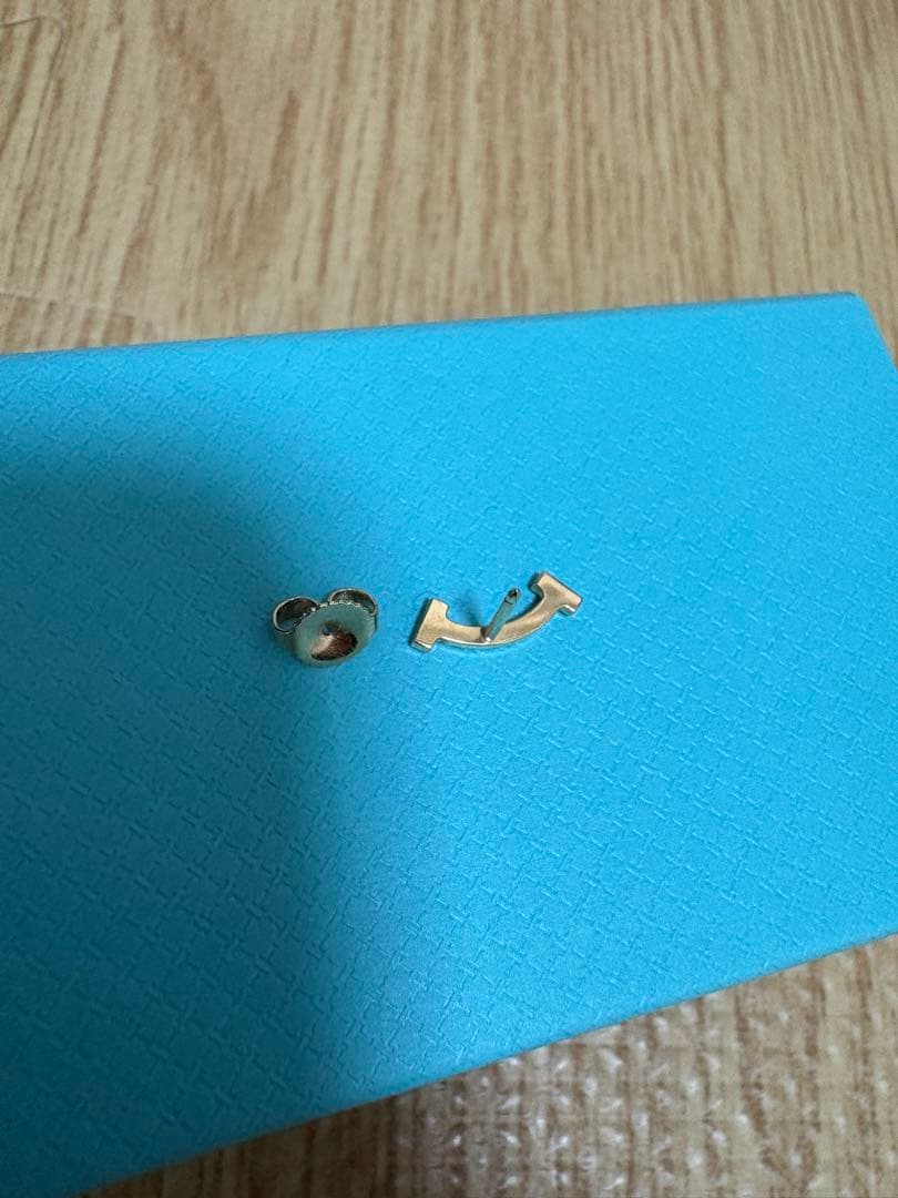 Tiffany Tスマイルピアス　片耳　ダイヤ　イエローゴールド