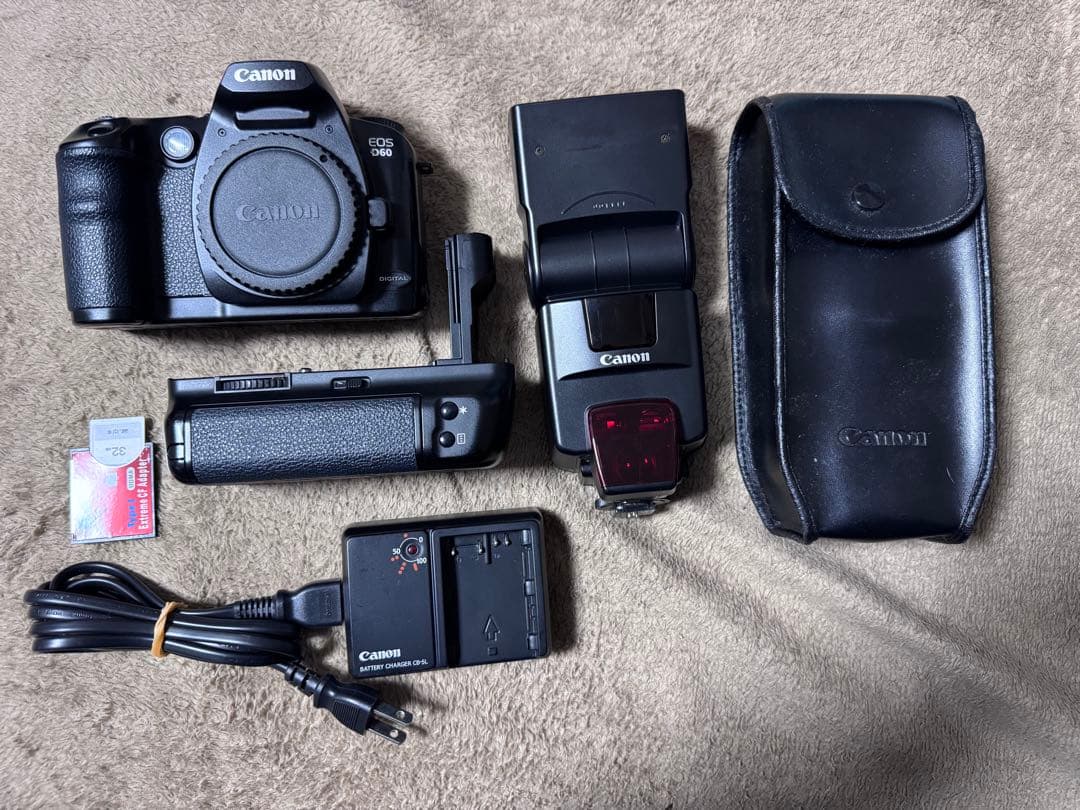 Canon EOS D60 バッテリーグリップ　ストロボ、レンズ付