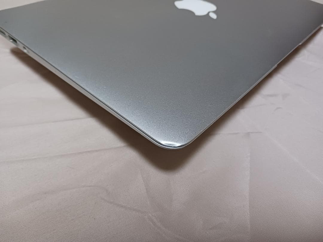MacBook Air 11インチ　動作品　ACアダプター付属　外観使用感