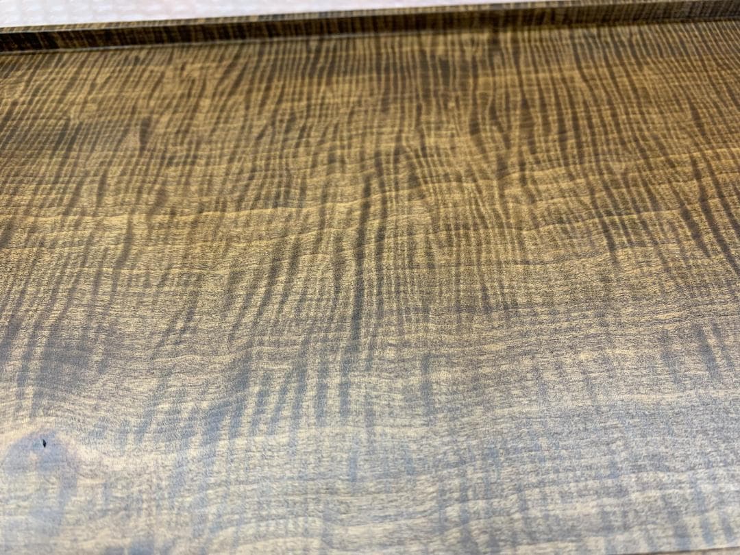 NO.1499　栃（トチノキ）　縮み杢　漆　お盆