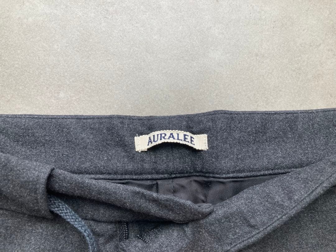 パンツ AURALEE WOOL FULLING FLANNEL SLACKS