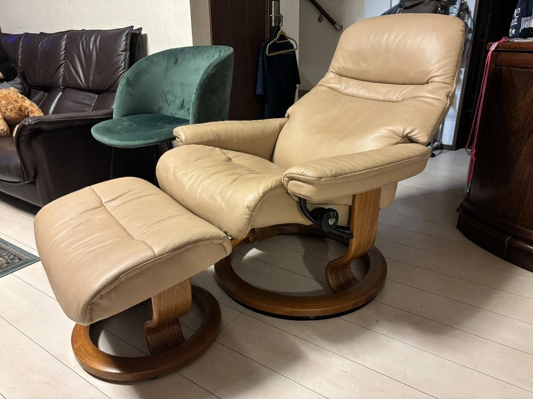 まことくん EKORNESストレスレスリクライニングチェア本革 オットマン